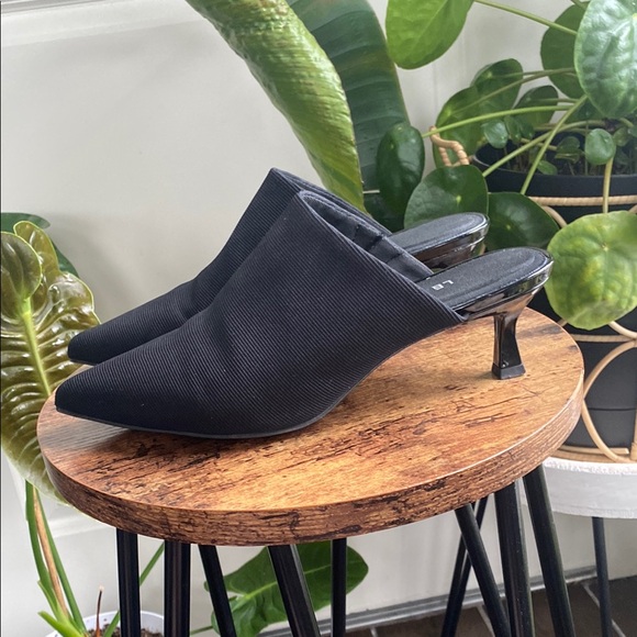 Anne Klein Black Heeled Mules - Picture 1 of 3